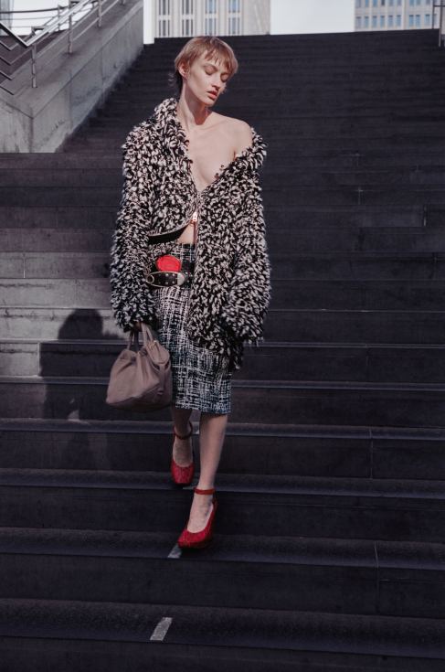 BIASIA_FW25_RUFFLE_TAUPE-8-plus